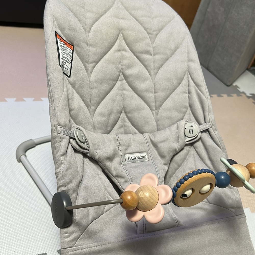 BabyBjorn Light Gray Quilted Baby Bouncer with Flower Toy Bar - Picture 5 of 7